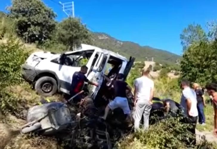 
Tokat'ta inşaat işçilerini taşıyan kamyonet devrildi: 1 ölü, 3 yaralı
