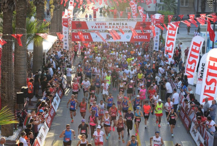 
Uluslararası Vestel Manisa Yarı Maratonu heyecanı sona erdi
