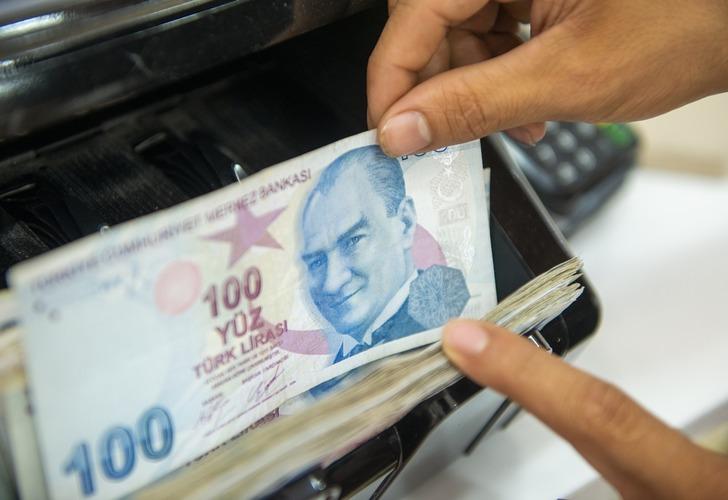 
Üniversiteyi kazanana belediyeden 5 bin lira
