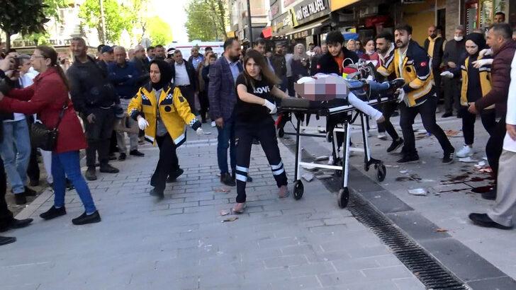 
Yolda yürürken başına beton parçası düştü! Acı haber geldi
